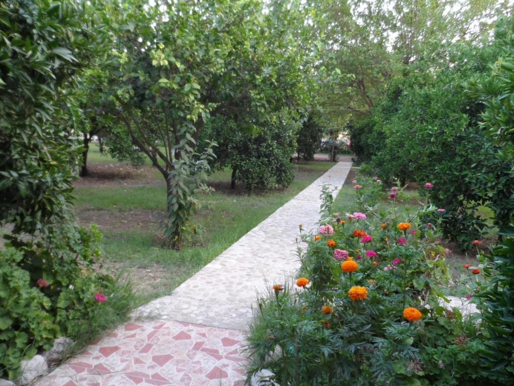 Engin Pension Чирали Екстериор снимка